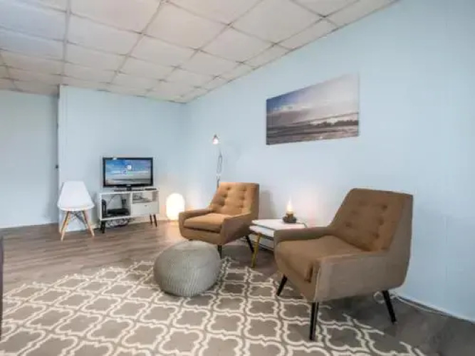 46th St Windjammer 303 2Br Condo