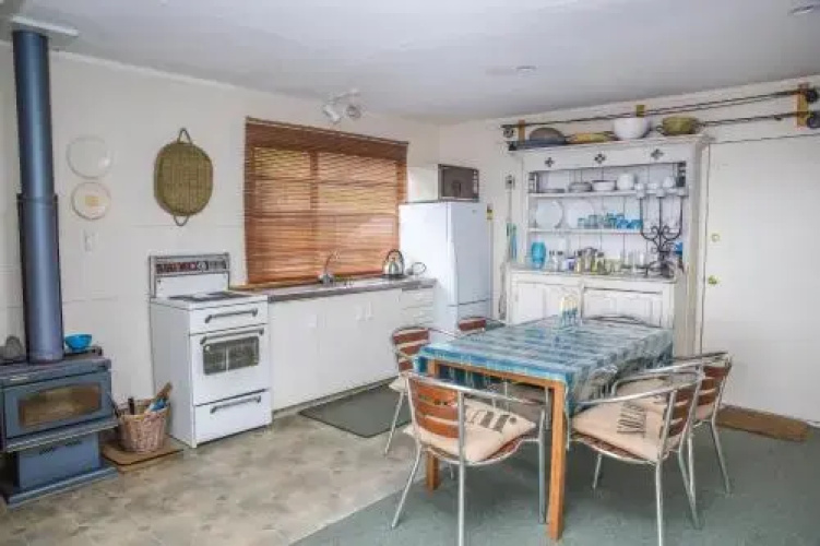 Absolute Lakefront Location