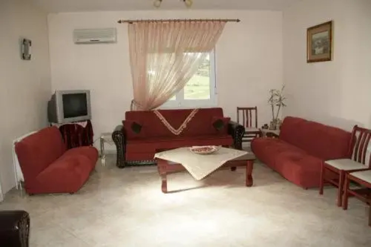 Elanthi Hostel