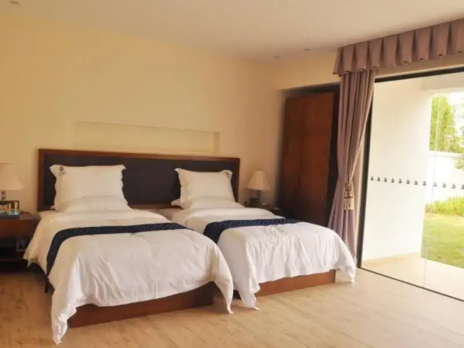 Elite Aqua Hot Spring Villa Hotel