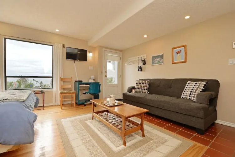 Gordon's Beach Farm Stay B&B