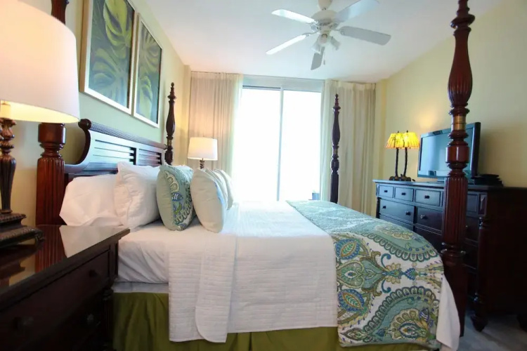 Lighthouse 411 - 3 Br Condo