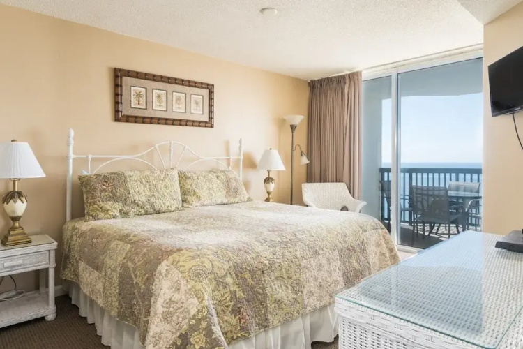 Ashworth - 1601 - 4 Br Condo