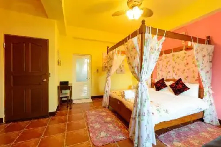 Sunnyday B & B