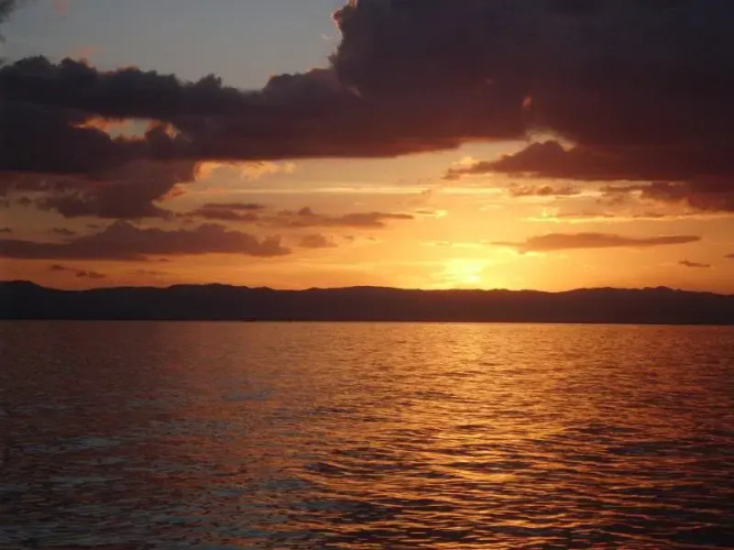 Ginatilan Beach Resort - Sunset Beach
