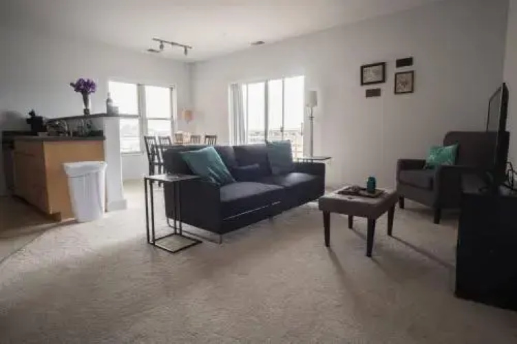 Convenient 1BR in 3rd Ward with Parking