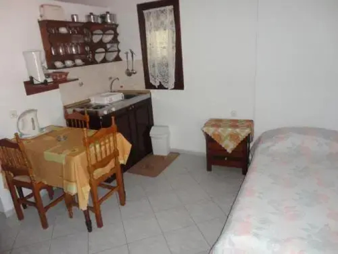 Magda Studios & Apartments