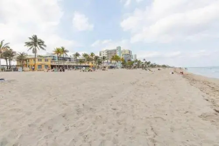 Hollywood Beach Resort- Ocean Front Studio