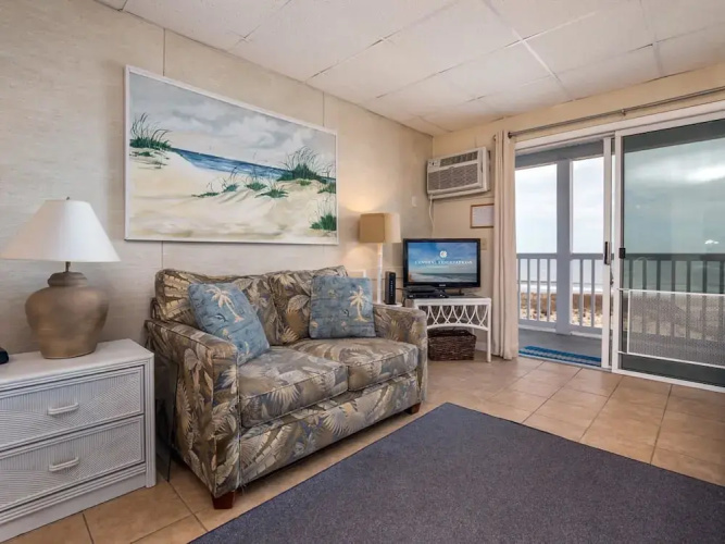 46th St Windjammer 308 1Br Condo