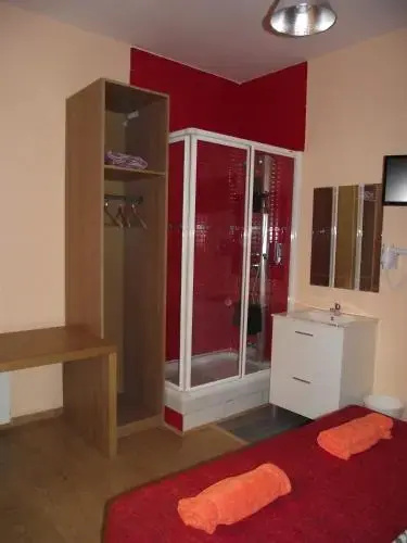 Village Rooms Multicolor