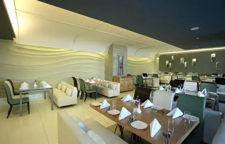 St Laurn Suites