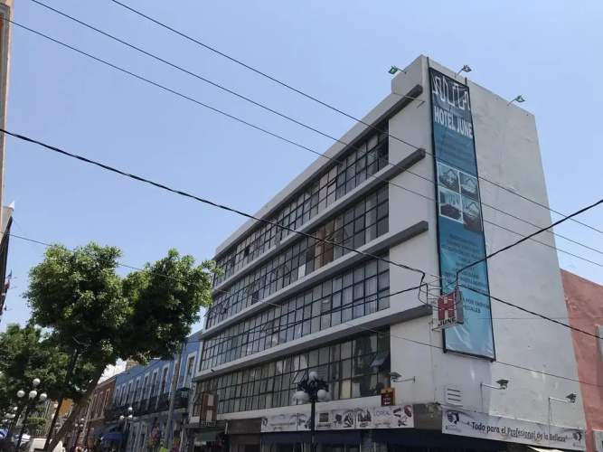 Hotel June