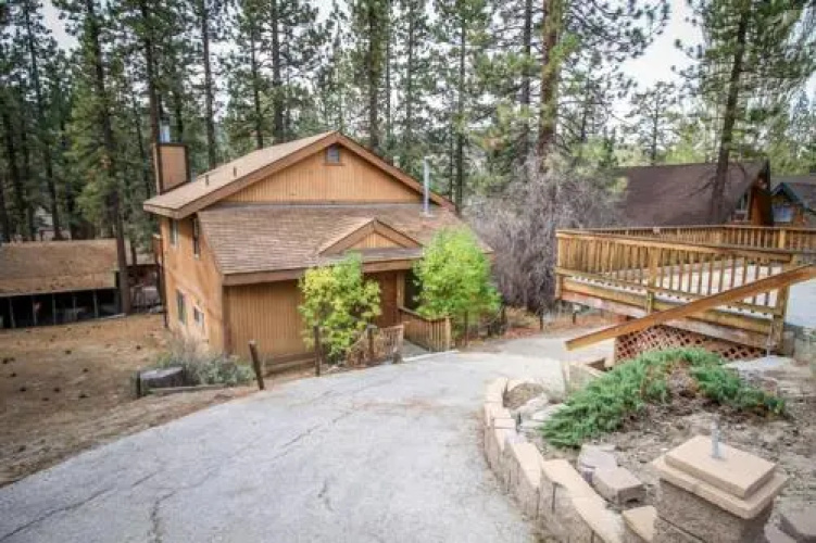 Alpine View - 3 Br home by RedAwning