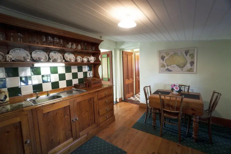 Sarahs Cottage