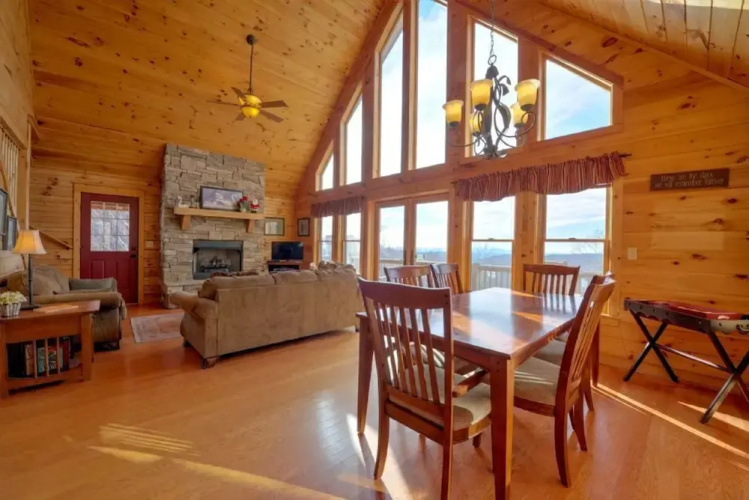 All Decked Out - 4 Br Cabin