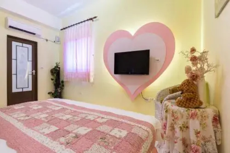 Elisa House