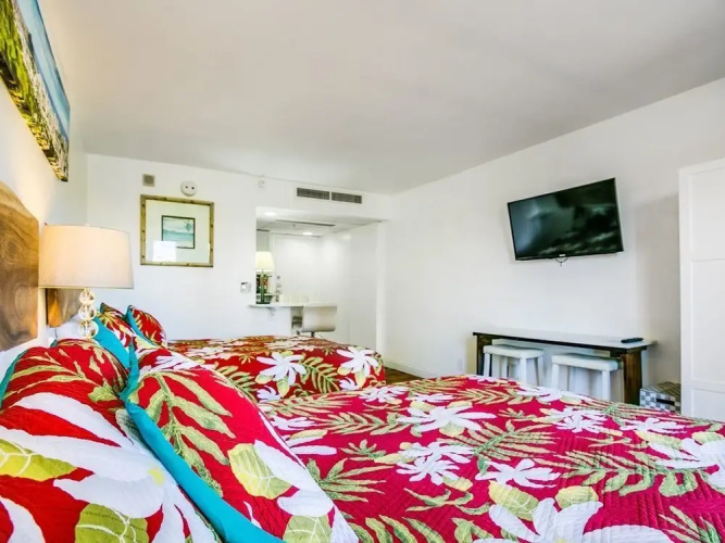 Palms Waikiki 320 Studio Apts
