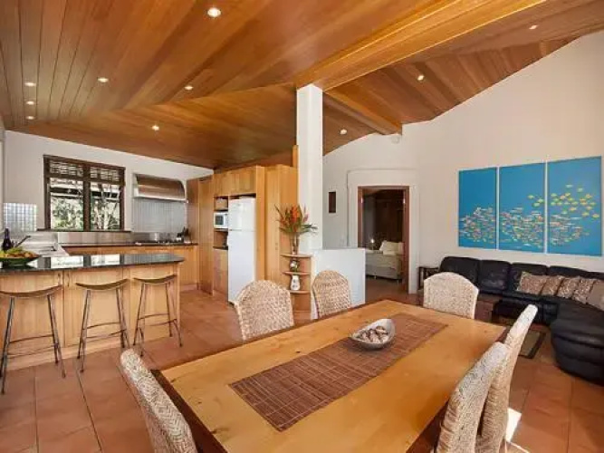 2/9 Marine Parade, Wategos Beach - Beachbound