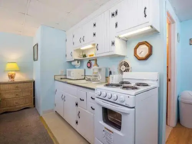 46th St Windjammer 200A 1Br Studio