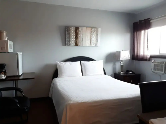 Interlake Motel