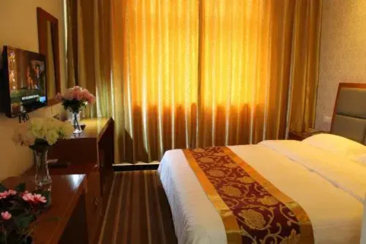 169 Business Hotel