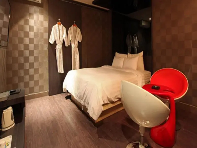 Guri IMT Hotel