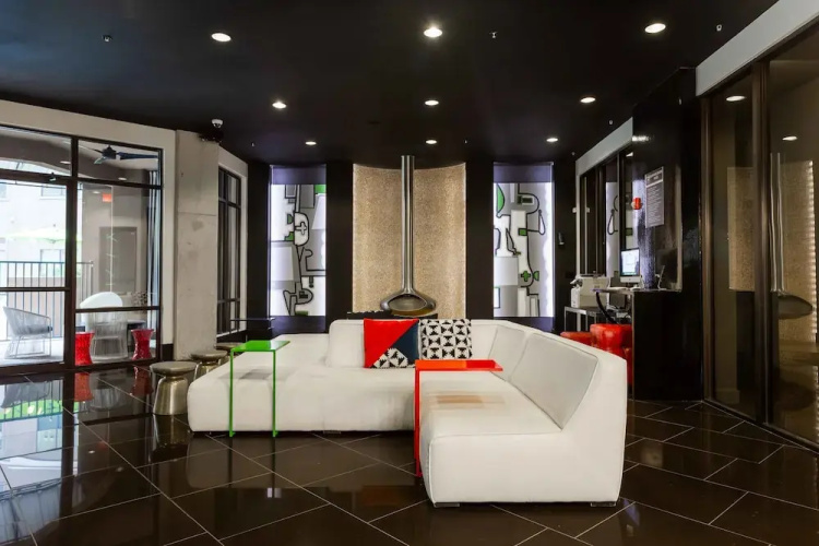 Locale Uptown at Galleria