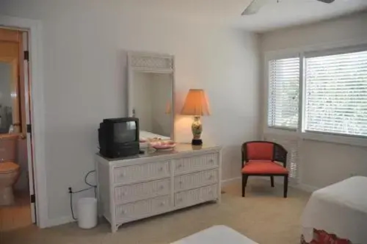 #405 Lazy Daze - 3 Br villa by RedAwning