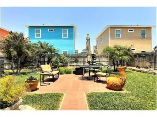A Stone Throw - 3 Br Home