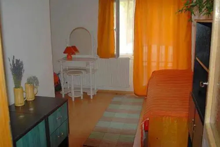 Flora Apartman