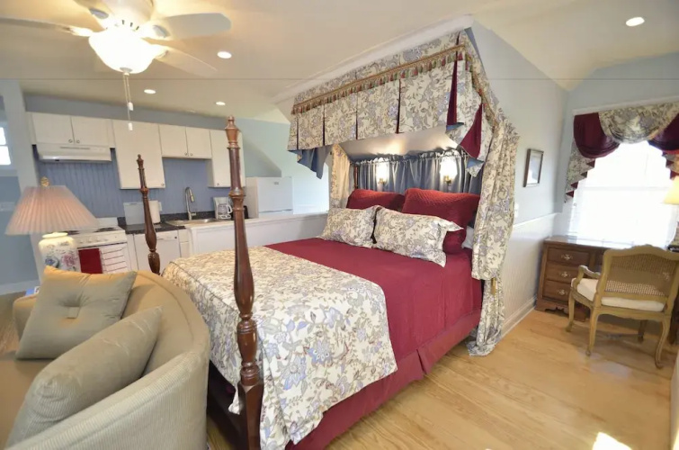 Greenfield Inn Bed and Breakfast LLC