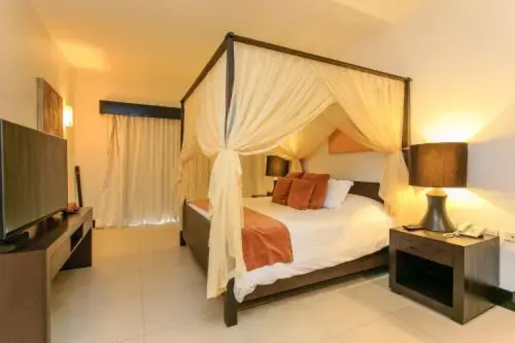 Aldea Thai 1101 Studio by RedAwning