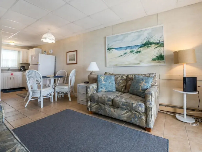 46th St Windjammer 308 1Br Condo