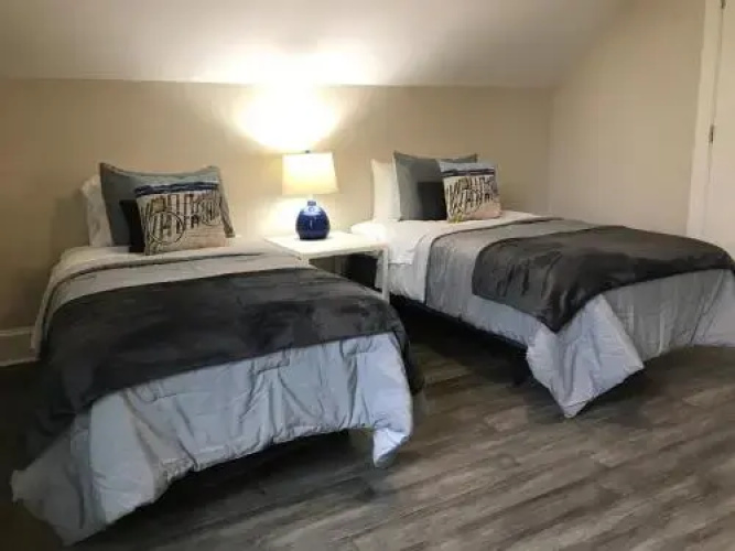 99 Steps - 3 Br Home