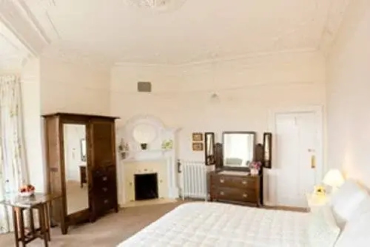 Glendinning House