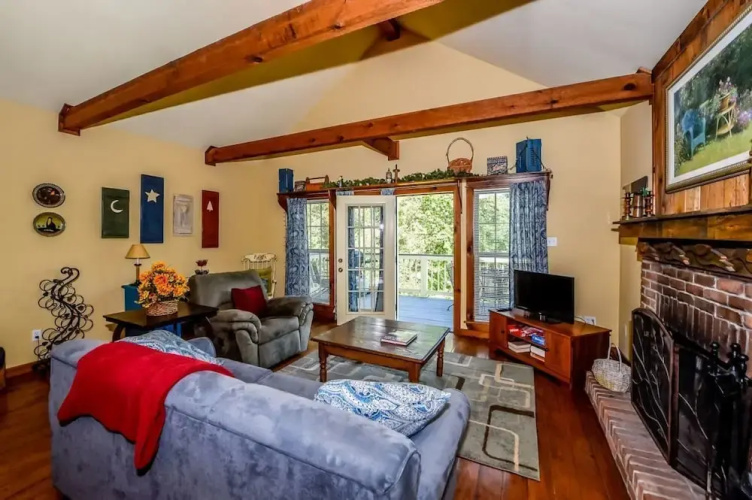 Bear Hill - 2 Br home by RedAwning