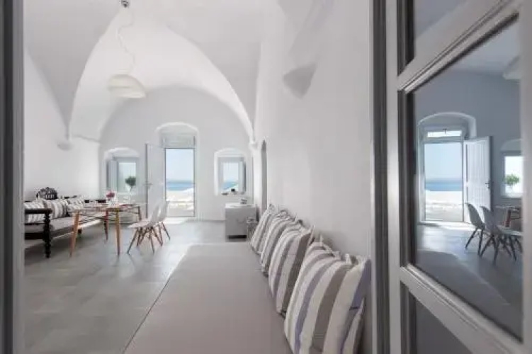 Evmenia Luxury Cave Villa