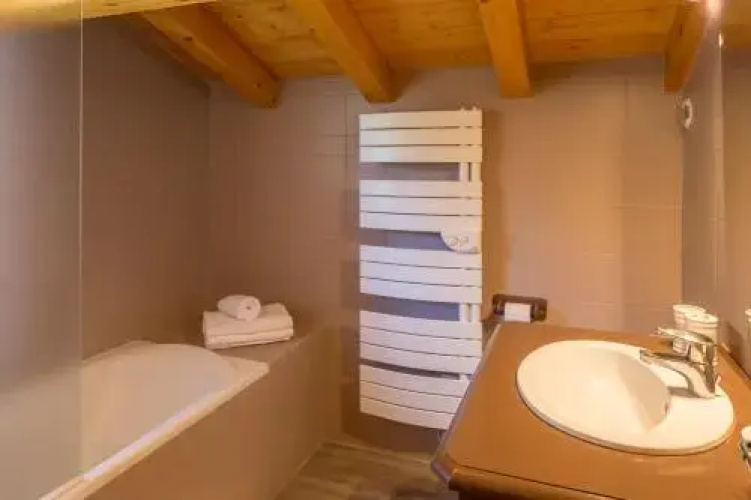 Chalet Superfly