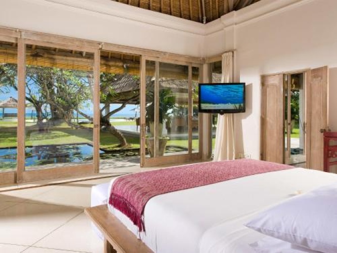 Villa Atas Ombak
