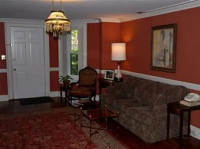 Joan's on Jones Bed & Breakfast