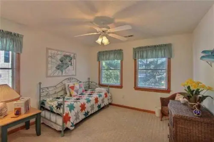 On Valentine Pond 554 - 5 Br Home