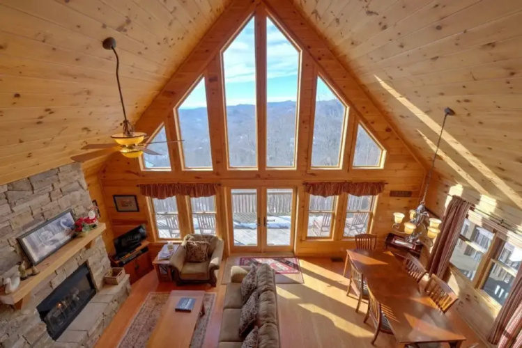 All Decked Out - 4 Br Cabin