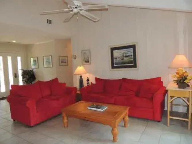 4 Hickory Lane
