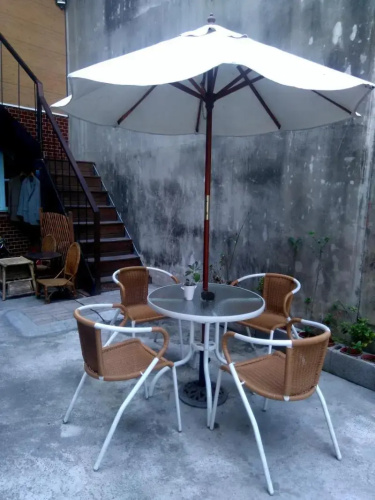 Move-Together cafe hostel