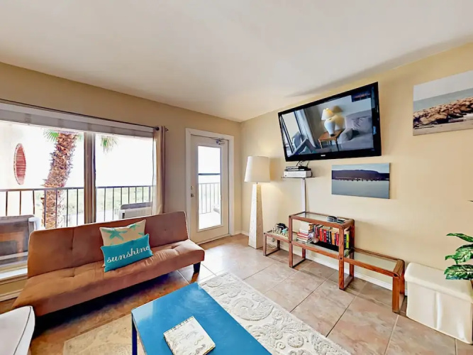 4400 Gulf Blvd Condo Unit 208