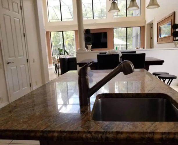 Spacious Mansion Escape