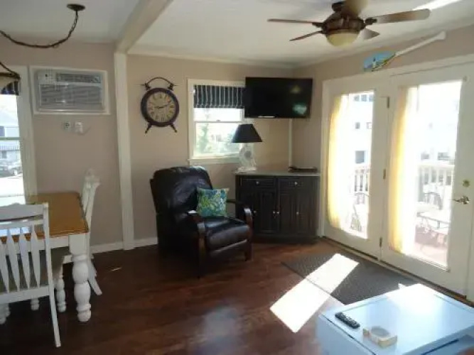 Auberge Beachside Apartment