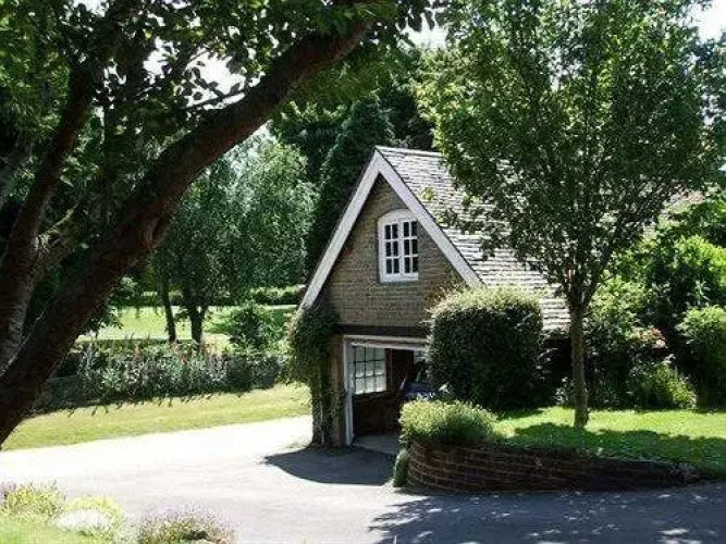 Medlar Cottage