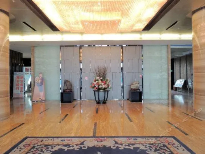Ruiyang Crown Hotel