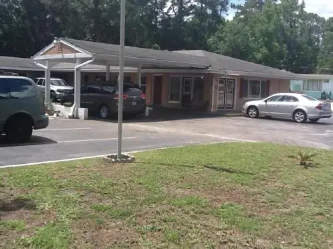 Camden Inn & Suites